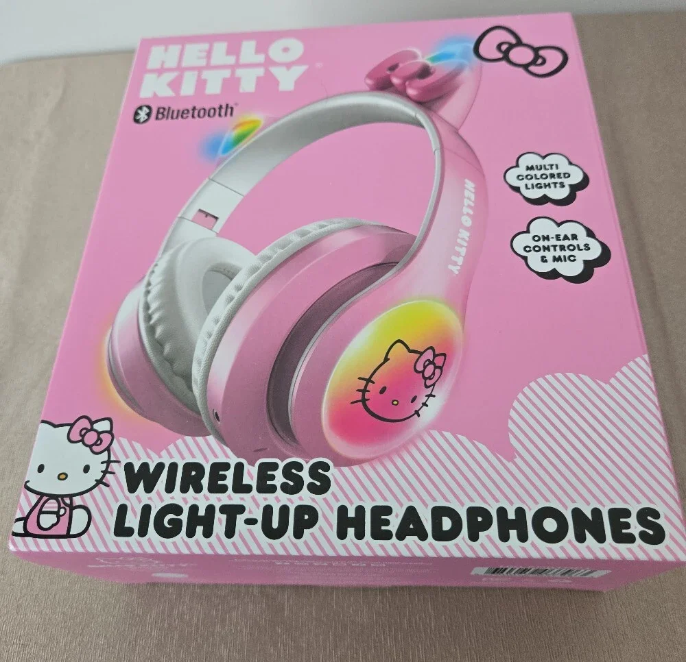 Hello Kitty Bluetooth Wireless Light-Up Headphones Pink LED Cat Ear Headset - Picture 2 of 10